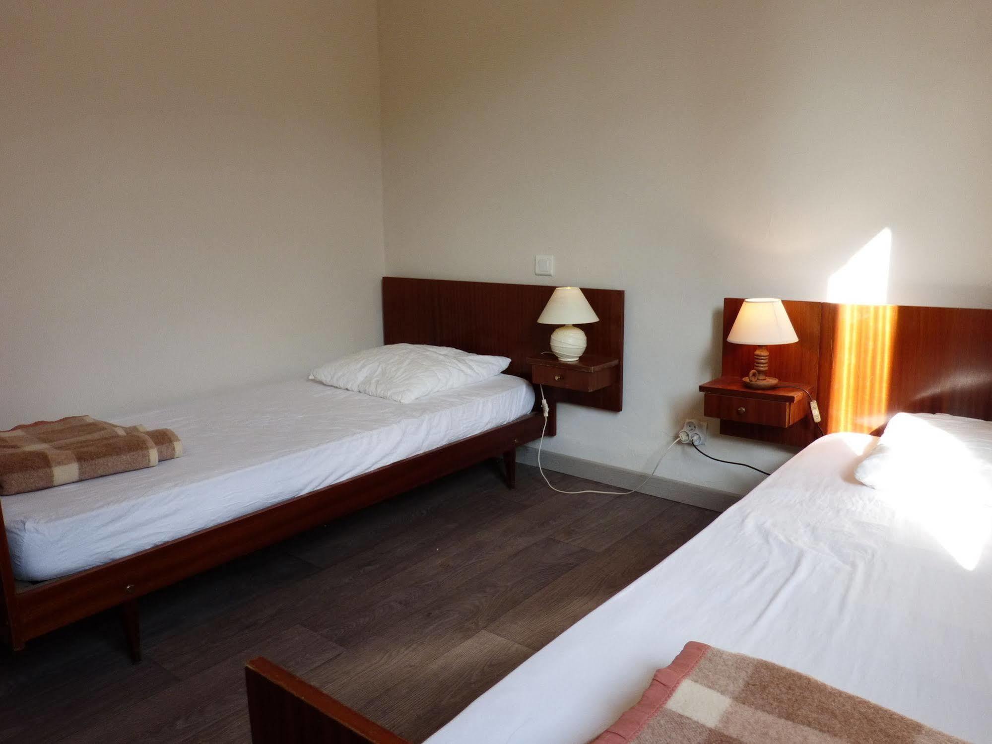 เลอ เรฟูฌ ดู เซเล Hotel Cabrerets ภายนอก รูปภาพ