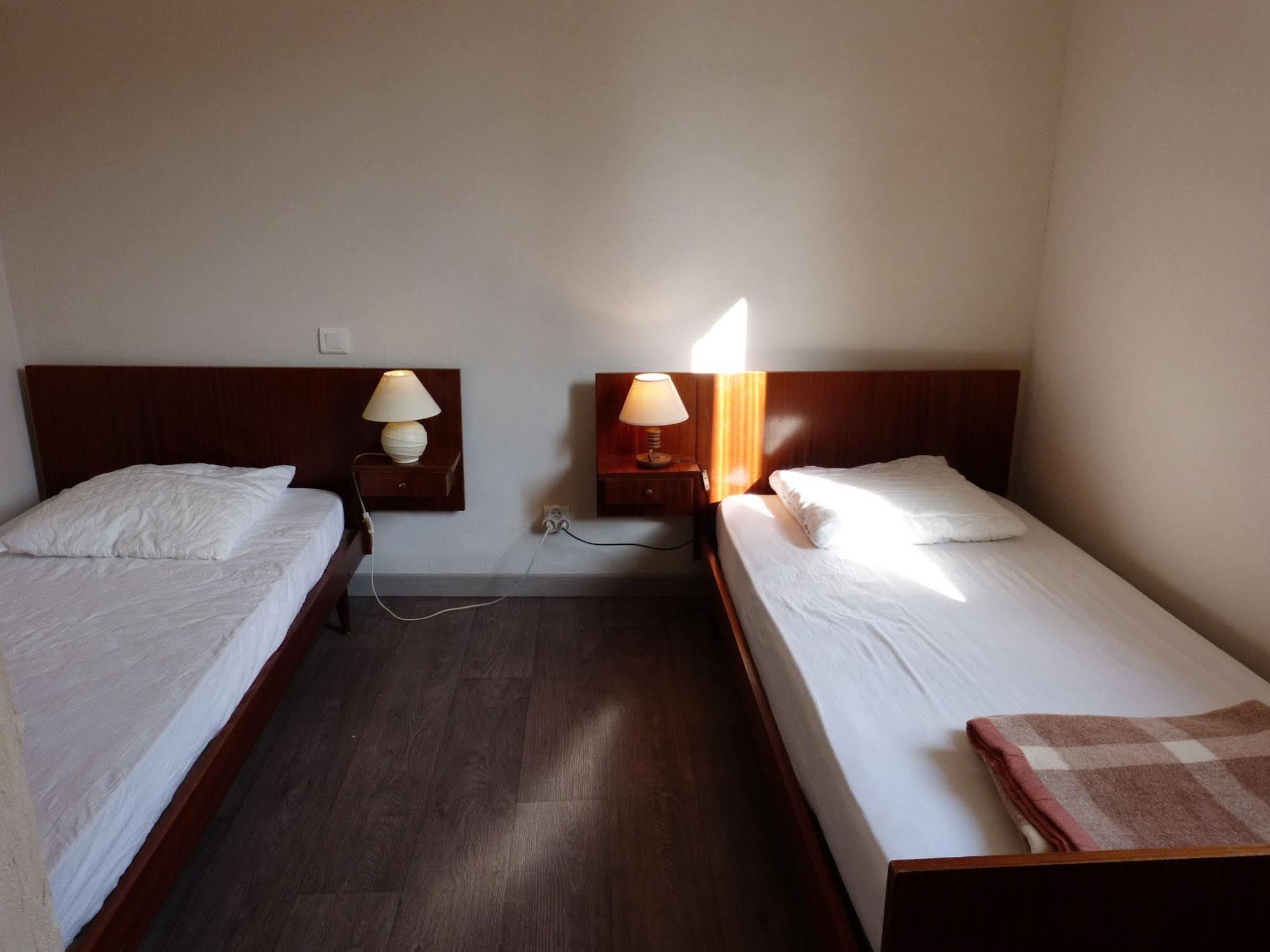 เลอ เรฟูฌ ดู เซเล Hotel Cabrerets ภายนอก รูปภาพ