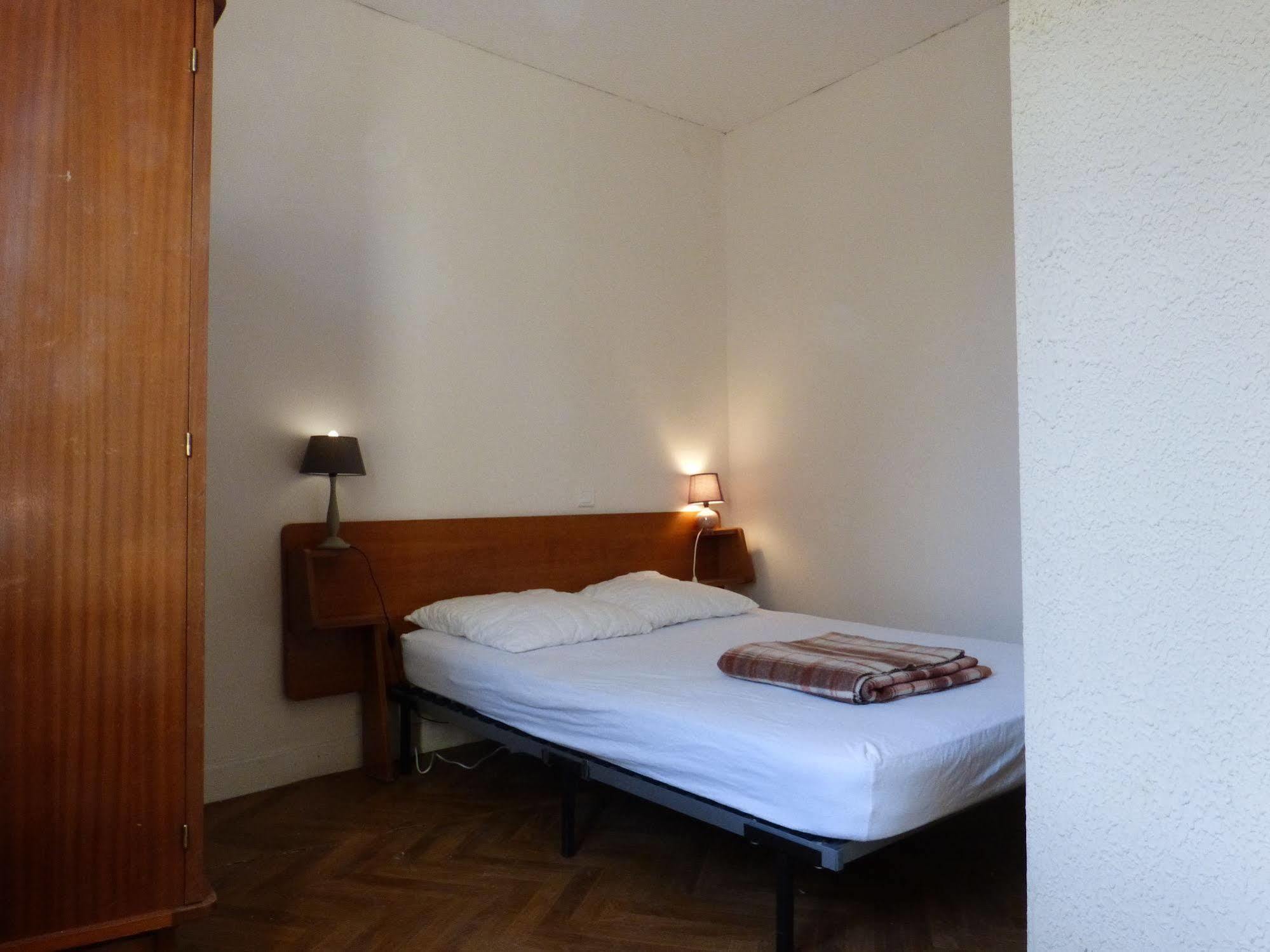 เลอ เรฟูฌ ดู เซเล Hotel Cabrerets ภายนอก รูปภาพ